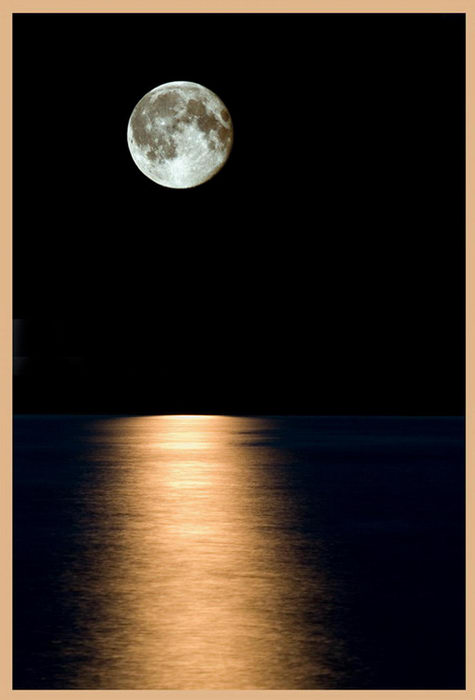 Потрясающие фотографии луны (13 фото)