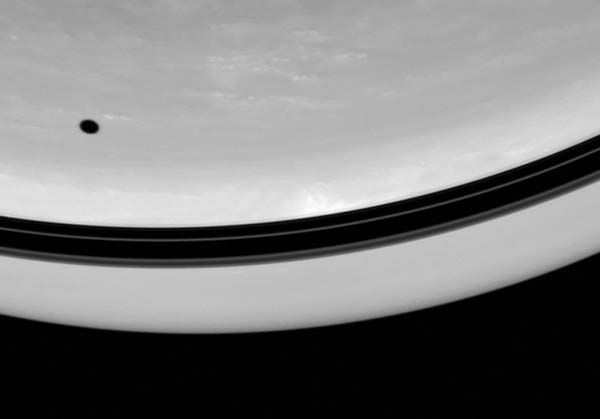 Сатурн в объективах межпланетной станции Cassini (24 фото)