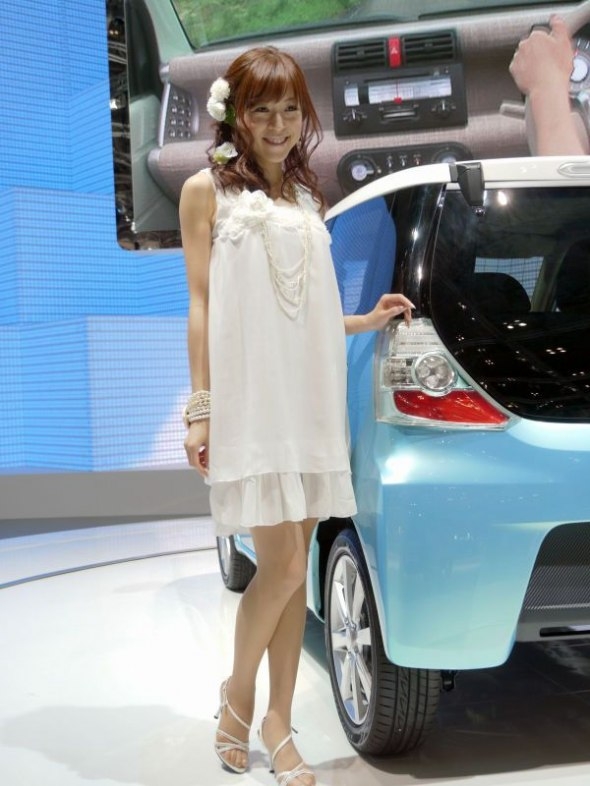 Девушки с выставки автомобилей в Японии (44 фото)